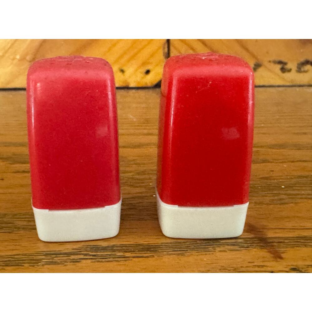 Vintage Red & White Food Stores Salt Pepper Shakers Plastic Advertising Set - Picture 9 of 10
